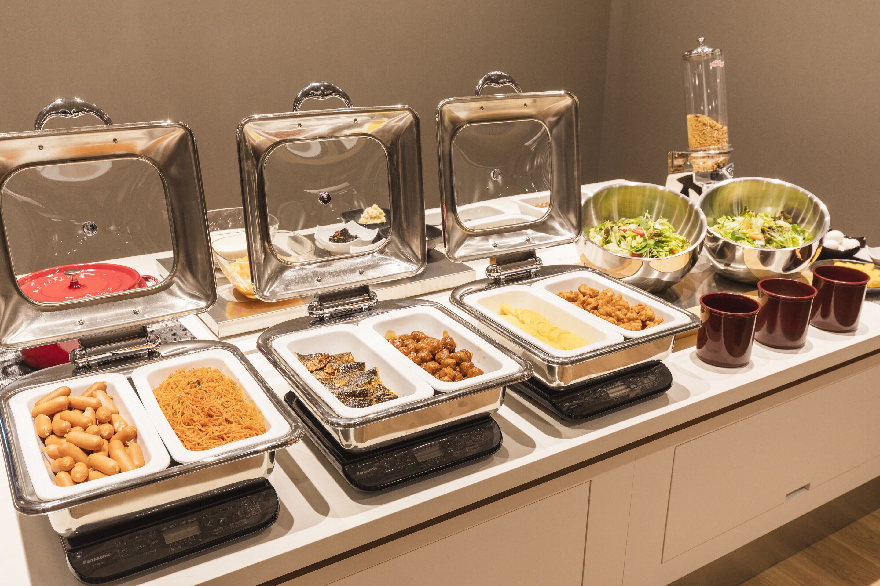 daily buffet breakfast (jpy 1980 per person)