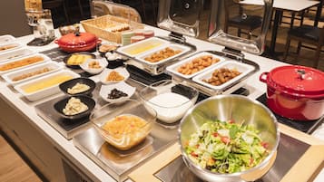 Daily buffet breakfast (JPY 1980 per person)