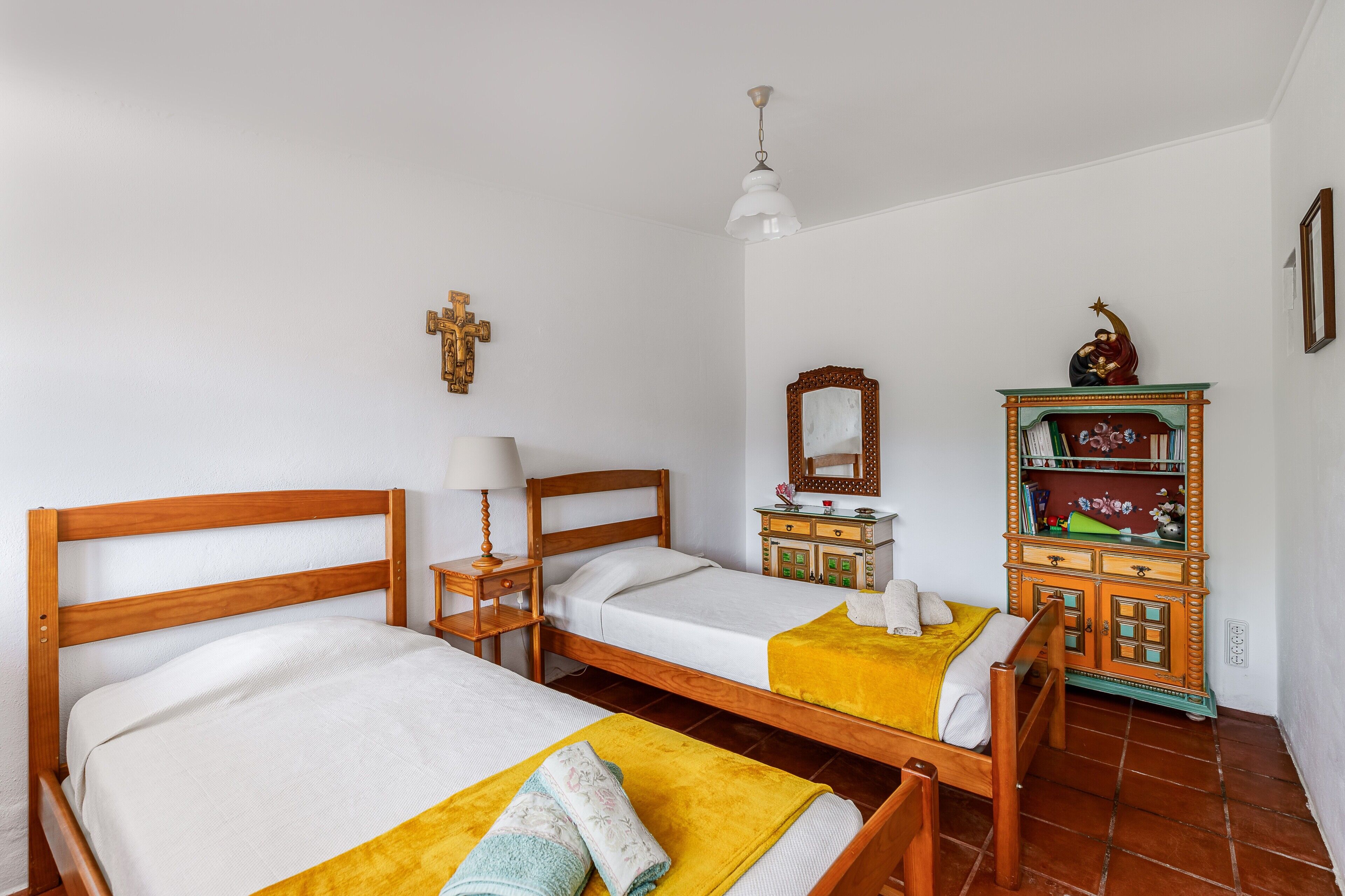 2 bedrooms, iron/ironing board, WiFi (free), bed sheets
