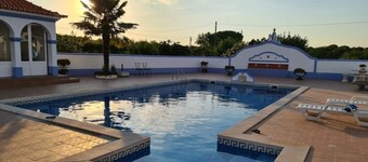 Casa rural 'Sunset Landscape' con piscina compartida, jardín y Wi-Fi