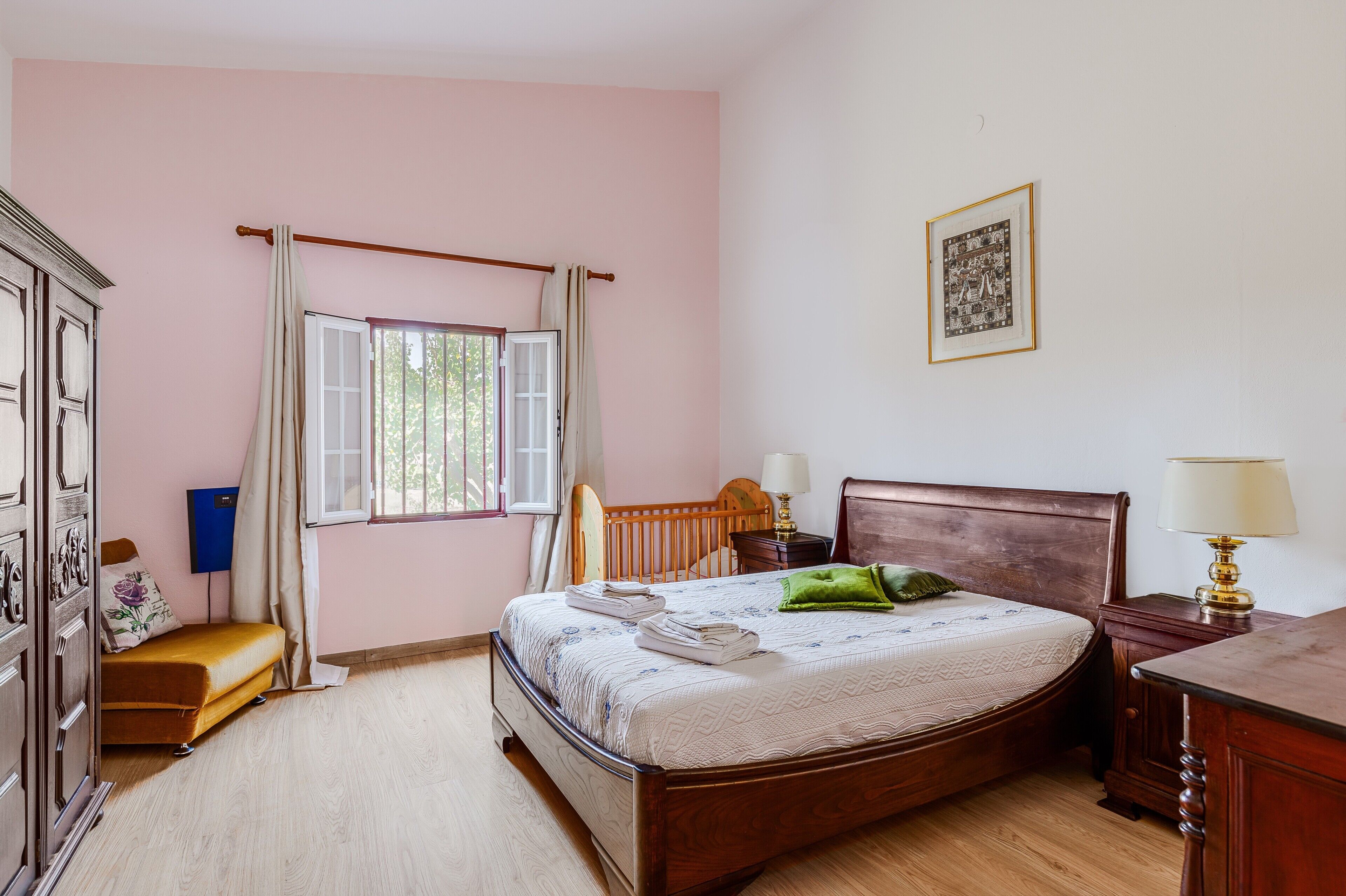 2 chambres, fer et planche à repasser, Wi-Fi gratuit, draps fournis