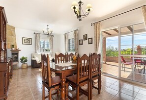 TV, fireplace, DVD player, stereo - Villa "Manuel" with Mountain View, Sea View, Pool, Terrace & Garden (Nerja)