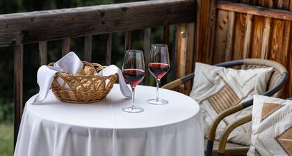 BnB Lettnerhof – Terrace Familysuite. Mitten im Grünen, Südterrasse, Bergblick, Wlan.