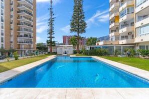 Pool - Holiday Apartment "Fuengirola" with Sea and Mountain View, Shared Pool & Wi-Fi (Fuengirola)
