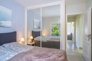 2 bedrooms, free WiFi, bed sheets - Apartment Miraflores with Sea View, Outdoor Pool, Garden, A/C & Wi-Fi (Mijas Costa)