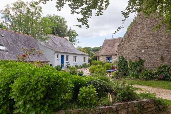 Exterior - THE BIG HOUSE (Combrit)