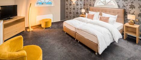 1 غرفة نوم وخزنة داخل الغرفة ومكتب وواي فاي