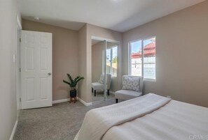 2 habitaciones, tabla de planchar con plancha, wifi y ropa de cama 
