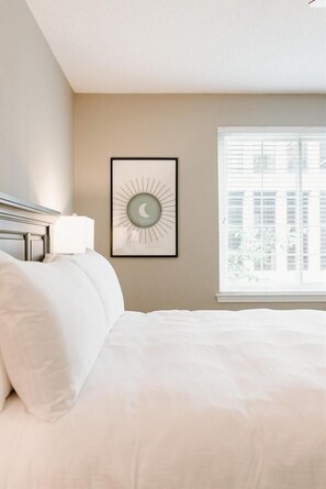 2 bedrooms, iron/ironing board, Internet, bed sheets