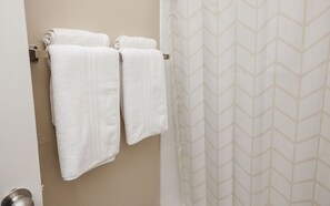 Bathroom - St. Louis Sanctuary Near Parks & Washu (St. Louis)