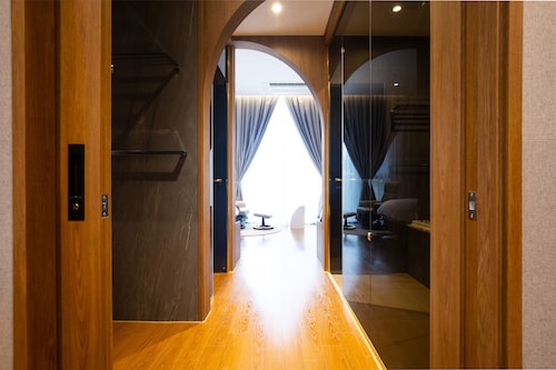 ์ ์ฃผ ๊ด๊ดํธํ
๊ฝ์ฌ