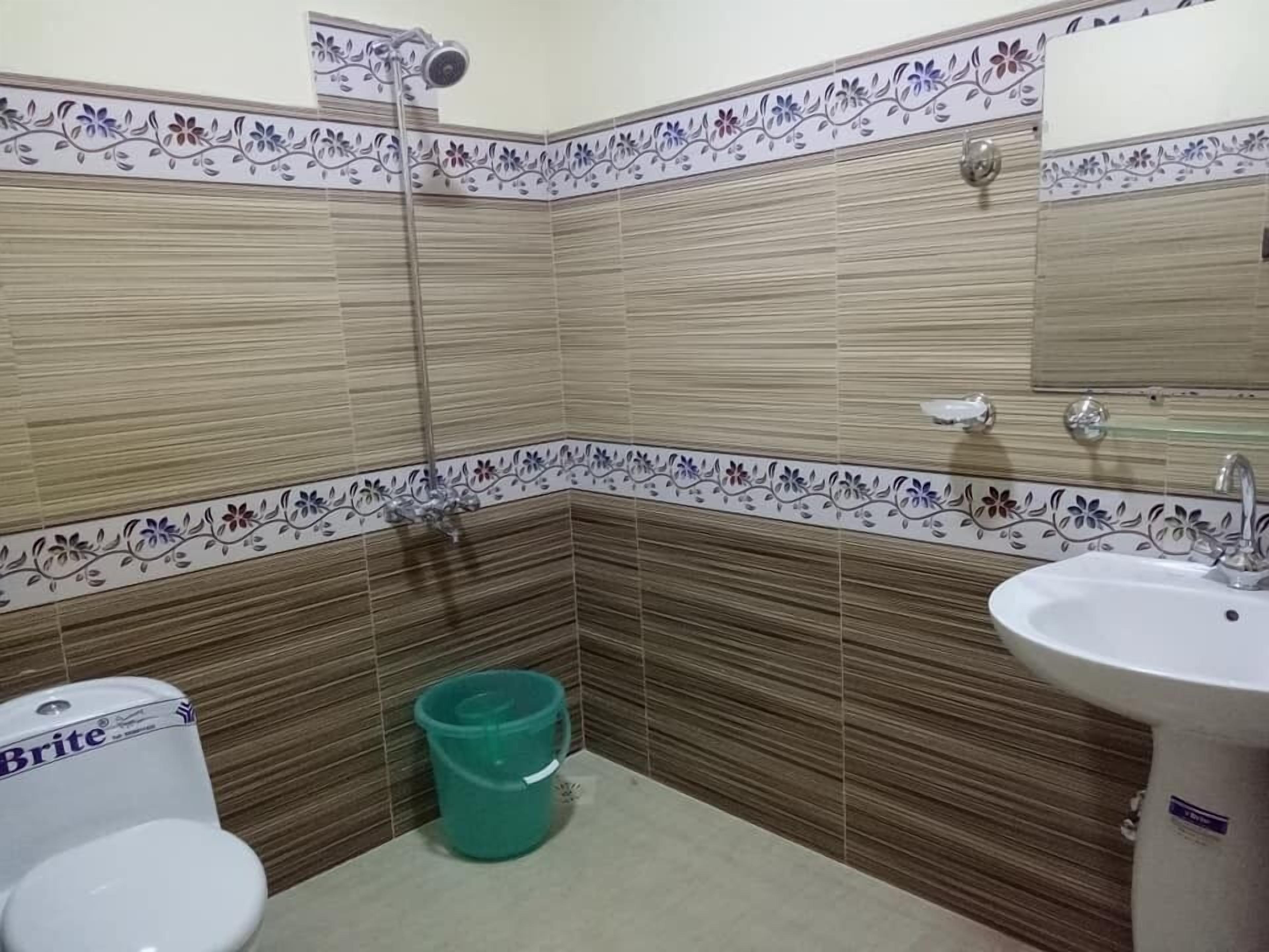 Deluxe-Doppel- oder -Zweibettzimmer | Badezimmer