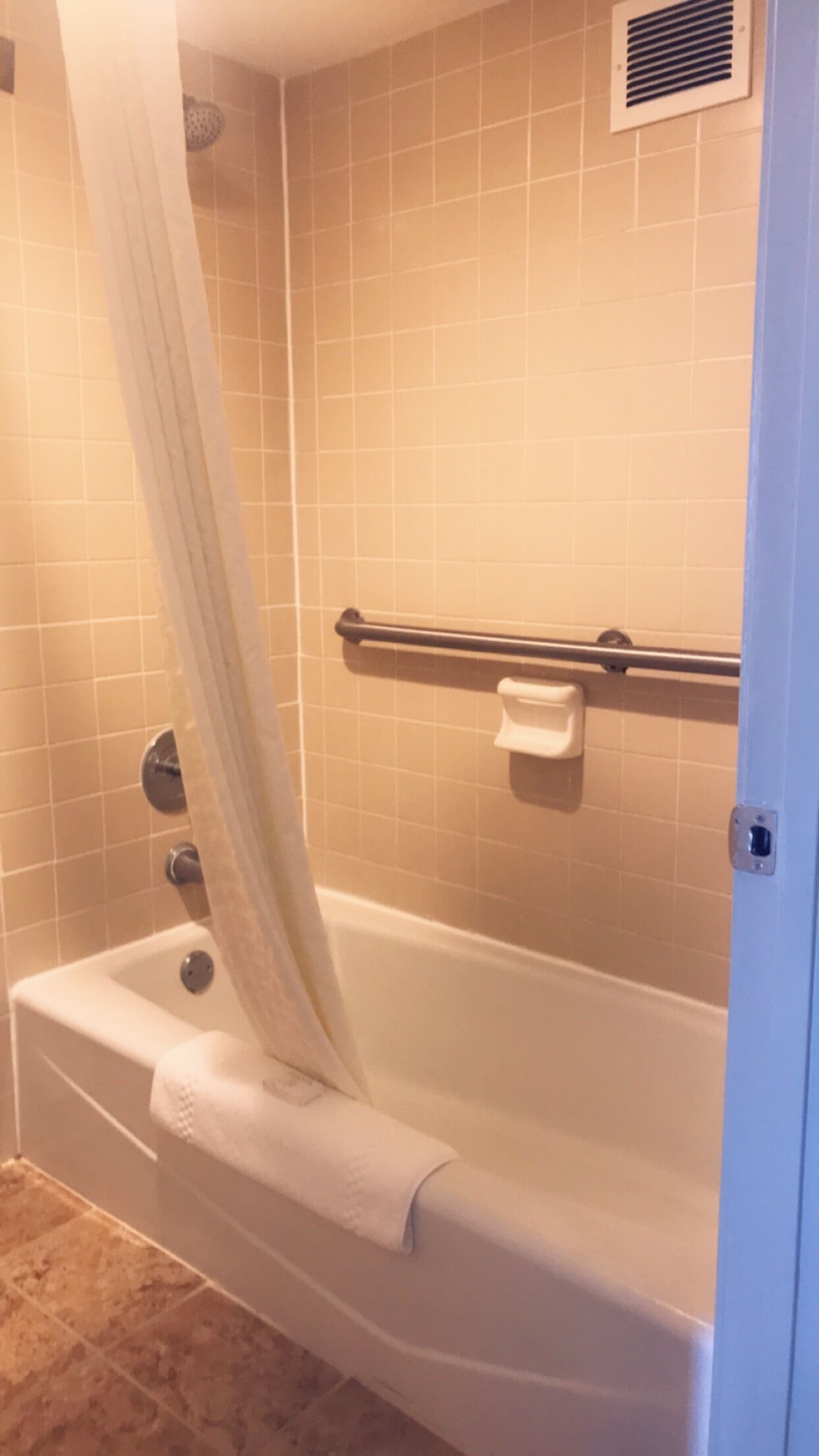room, 1 king bed, accessible, non smoking | bathroom | rainfall showerhead, hair dryer, towels