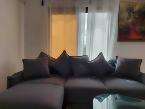 TV - Beautiful bright apartment in Dakar (Dakar)