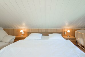 3 bedrooms, iron/ironing board, travel cot, free WiFi