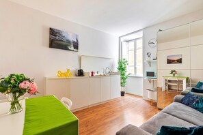 Standard-Apartment, 1 Schlafzimmer | Wohnbereich