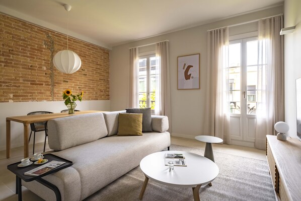 37-inch flat-screen TV with satellite channels