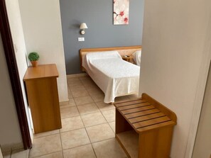 3 slaapkamers, een kluis op de kamer, een strijkplank/strijkijzer