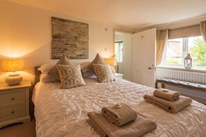 2 室のベッドルーム、アイロン / アイロン台、WiFi (無料)、ベッドシーツ