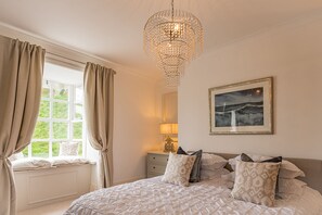 2 makuuhuonetta, silitysrauta/-lauta, ilmainen Wi-Fi, vuodevaatteet