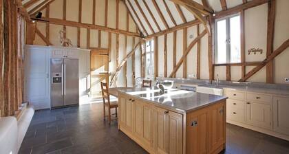 Butterfly Barn - Large Essex Barn