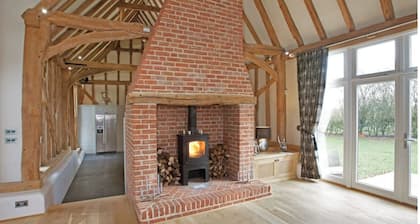 Butterfly Barn - Large Essex Barn