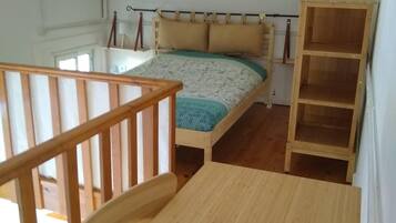 2 bedrooms, desk, iron/ironing board, travel crib
