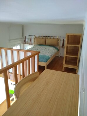 2 bedrooms, desk, iron/ironing board, travel cot