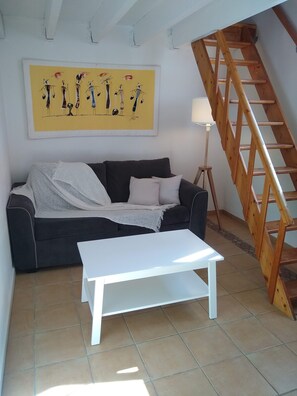 2 Schlafzimmer, Schreibtisch, Bügeleisen/Bügelbrett, Reisekinderbett