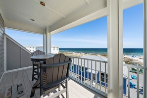 Outdoor dining - Beachside House in Fort Morgan | All-Moh's-Paradise (Gulf Shores)