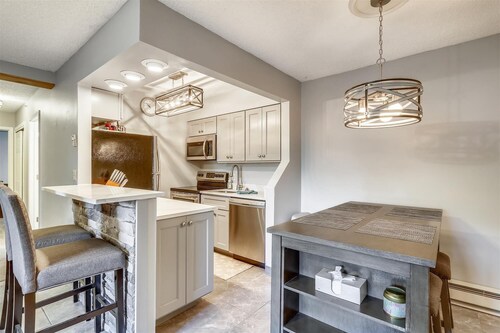 Out the door and on the slopes. Amazing condo at Timberline Mountain!