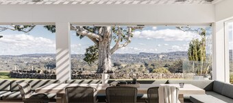 Amileka - luxury 25 acre estate with pool