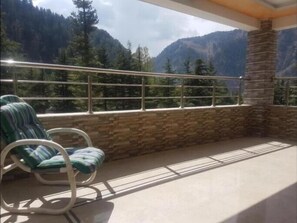 Balcony view - Al Hamrah Hotel (Balakot)