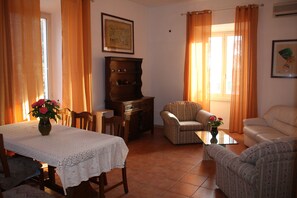 Smart TV - agri domus apartment in old farm (Guidonia Montecelio)