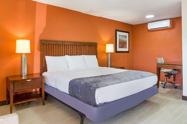 Standard Room, 1 King Bed, Non Smoking