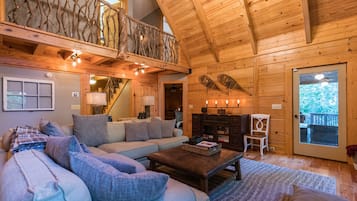 Flat-screen TV, fireplace, Netflix, streaming services