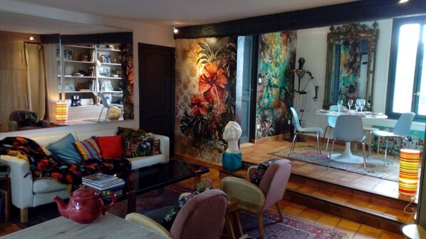 TV - Apartment in the center of Avignon (Avignon)