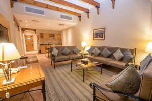 40-inch LCD TV with satellite channels, TV, fireplace - Mena Holiday Beach Resort Half Moon Bay (Dammam)