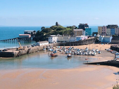 Stunning & spacious house in central Tenby