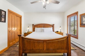 1 bedroom, iron/ironing board, free WiFi, bed sheets - Enjoy Incredible Mountain Views from Private Balcony, Shared Pool & Hot Tub! (Keystone)