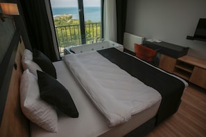 Ropa de cama de alta calidad y artículos del minibar gratis 