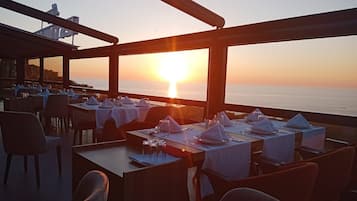 Termasuk sarapan Eropah setiap hari