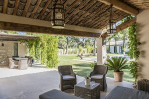 Outdoor dining - Vacation rental house with pool LOURMARIN LS2-385 (Lourmarin)