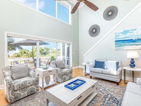 Smart TV, fireplace, ping pong