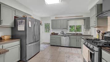 Rumah, 3 kamar tidur | Dapur pribadi | Lemari es, oven, mesin pembuat kopi/teh, dan ketel listrik