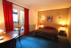 6 habitaciones, escritorio y tabla de planchar con plancha 