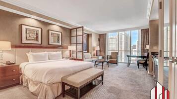 Zimmersafe, Schreibtisch, BĂŒgeleisen/BĂŒgelbrett, kostenloses WLAN