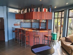 Bar (on property) - Zambezi Riverside Accommodation  (Tete)