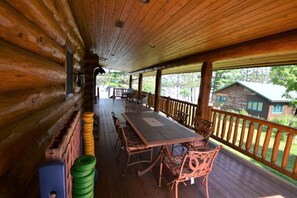 Outdoor dining - Large Home- Water Toys, Dock, Deck, Game Room (Brainerd)