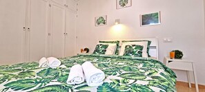 1 chambre, fer et planche à repasser, lit parapluie, Wi-Fi gratuit